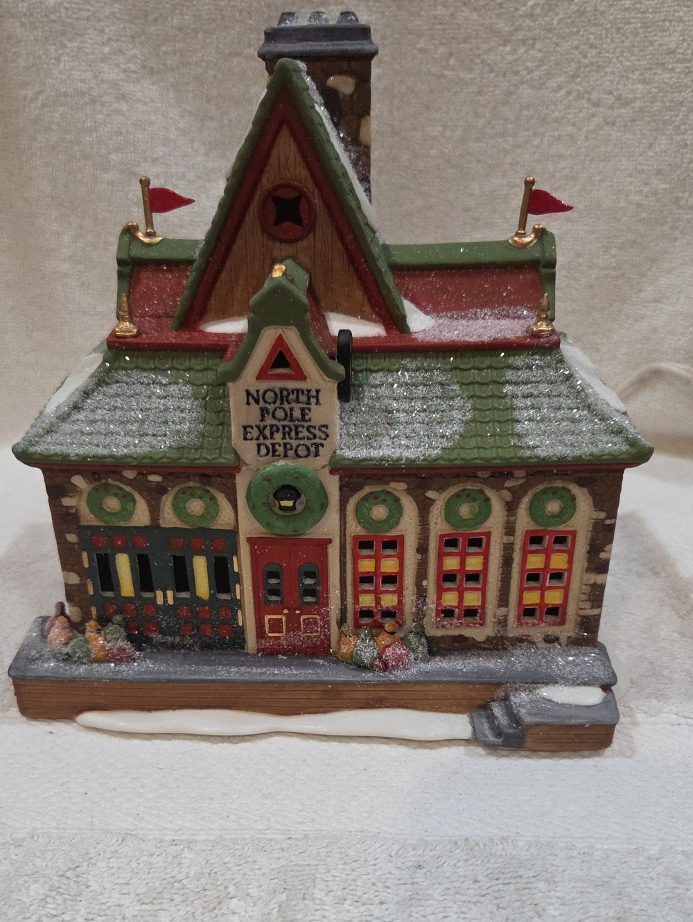NORTH POLE EXPRESS DEPOT BY DEPT 56